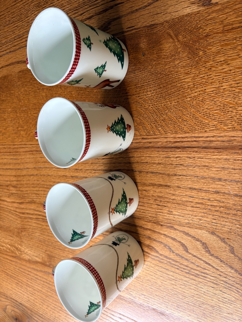 Set of 4 Crown Trent Christmas Reindeer & Tree Bone China Mug - Made in England - Picture 8 of 12